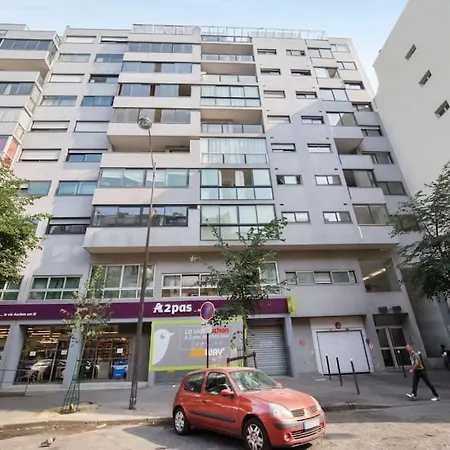 아파트 Spacious Flat With Balcony Near Eiffel Tower For 4 파리